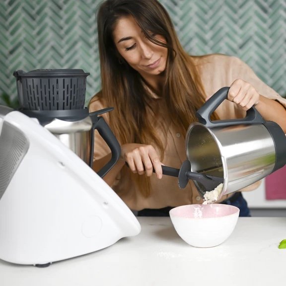 Vorwerk Thermomix TM7 — Robot Cuiseur Multifonction Nouvelle Génération · Écran 10"